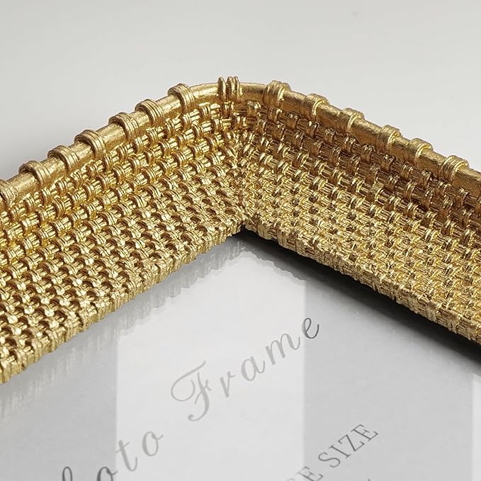 Cuspin 4x6 Picture Frame Vintage Gold Metal Rattan Textured Hand-Crafted Photo Frame with Glass Front, Antique Picture Frame for Tabletop Display & Wall Display, Retro Design Home Decor